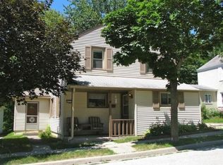 5717 Clover Ln, Greendale, WI 53129