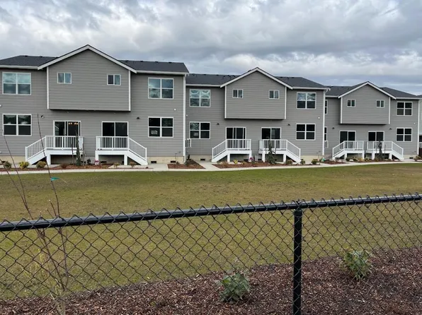1688 River Walk Ln, Burlington, WA 98233