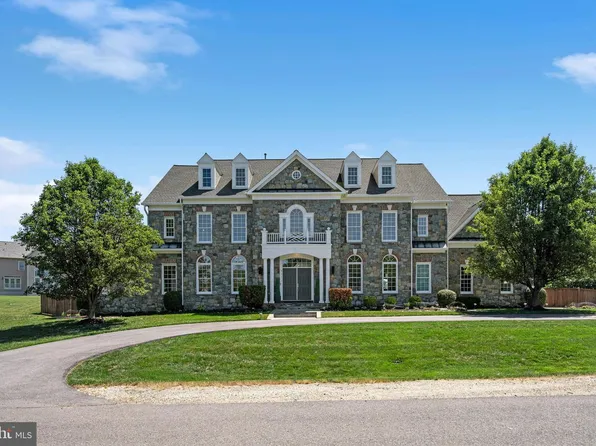 9311 Occoquan Overlook Dr, Lorton, VA 22079