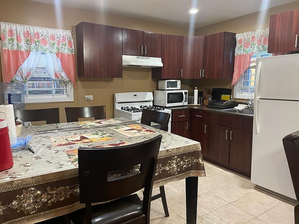 1st image of 15 Muhlebach Ct