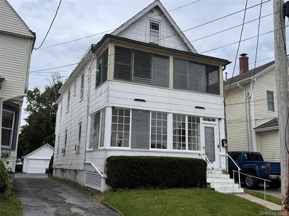 30 Crescent Place, Middletown, NY 10940