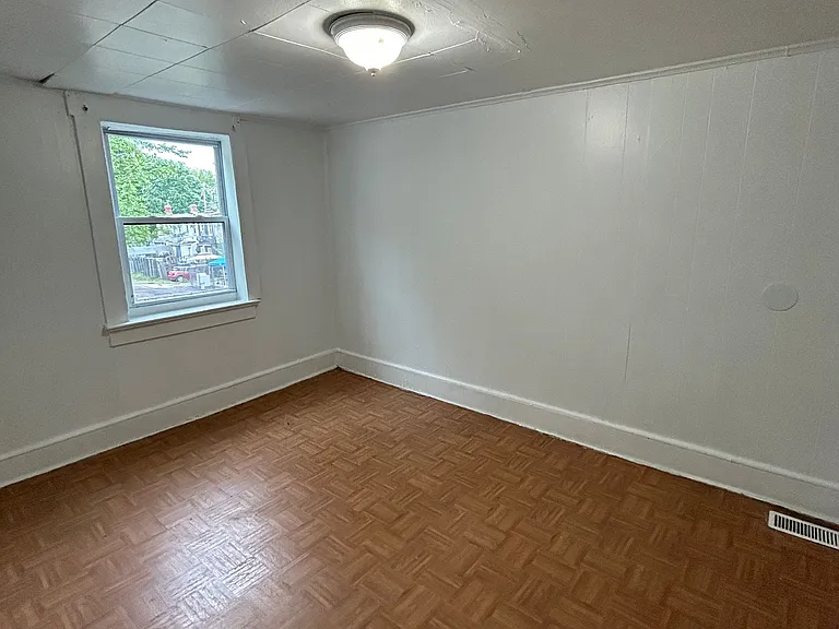 549 Lamberton St #1 — Photo 6