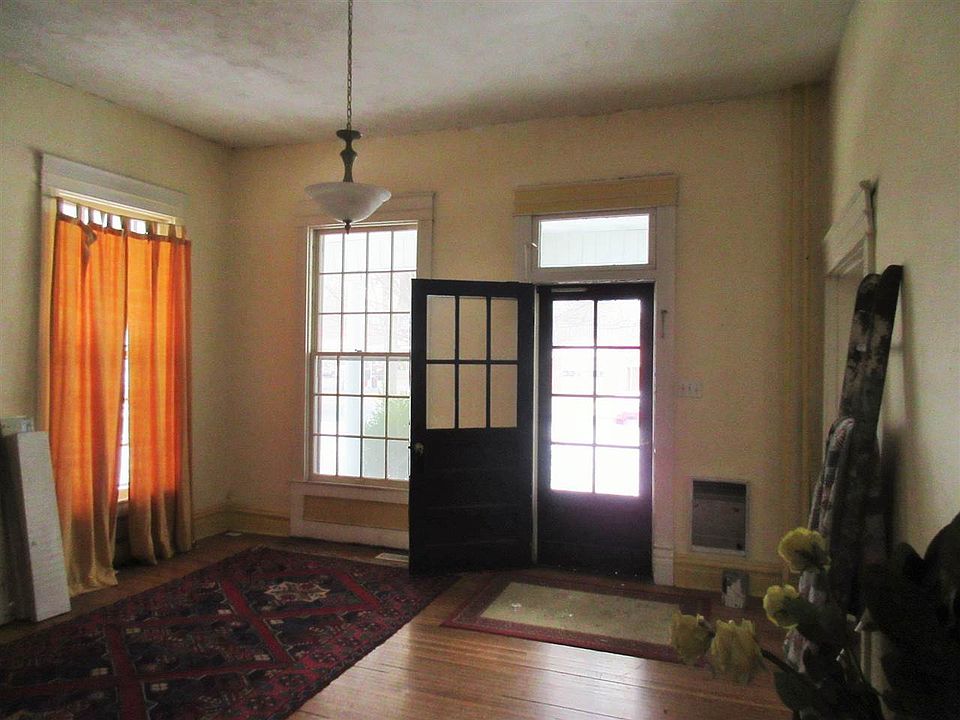 944 W Broadway, Mayfield, KY 42066 Zillow