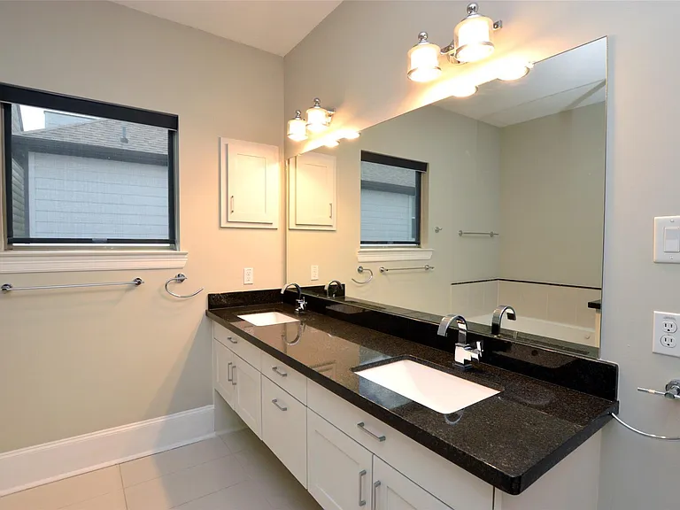 1538 W 23rd St #C — Photo 22