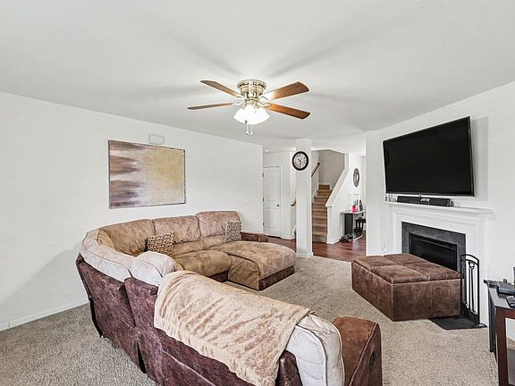 4th image of 3913 Huntsmoor Ln NW