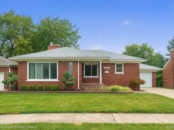 24260 Rosebud Ave, Eastpointe, MI 48021