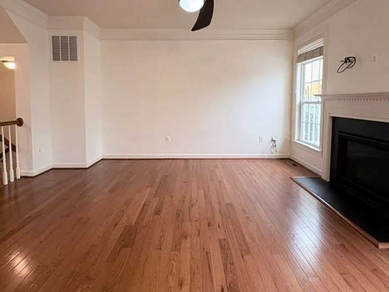 121 Autumn View Dr — Photo 12