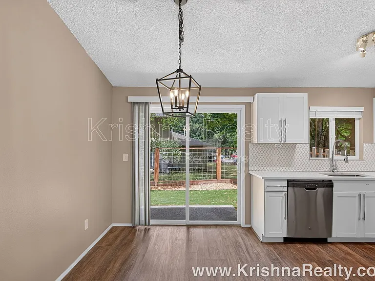 19684 SW 68th Ave — Photo 7