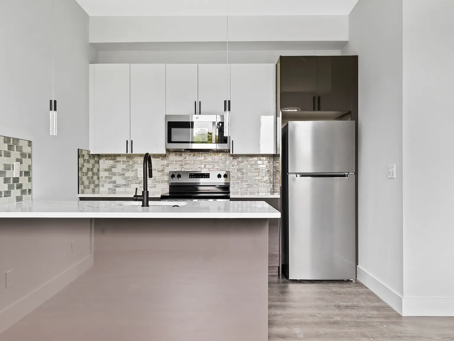 2 bed, $1,600 — Photo 1