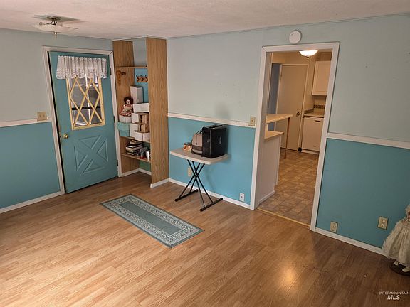 5th image of 108 Cottonwood Ave