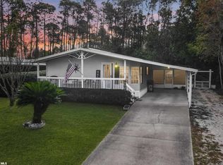 1037 Ridgewood Dr, Lillian, AL 36549