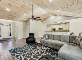 1322 Houston Springs Rd, Greenback, TN 37742