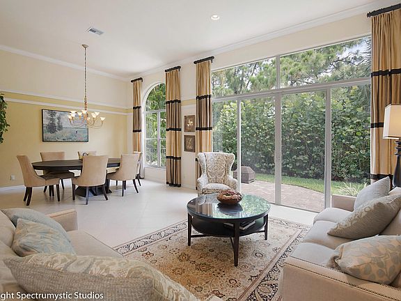 Living Room / Dining Room