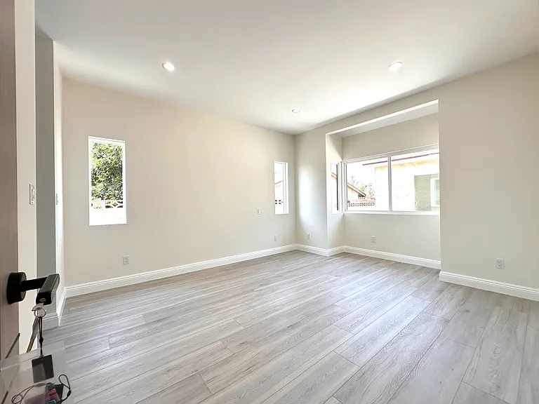 8515 Hyacinth St — Photo 8