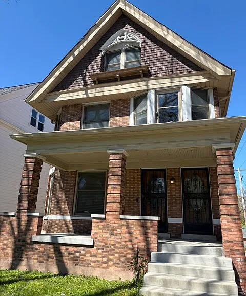 2755 N Downer Ave — Photo 1