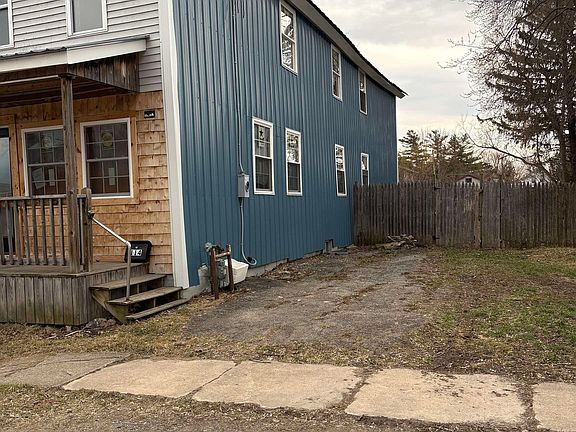 3rd image of 114 Oak St
