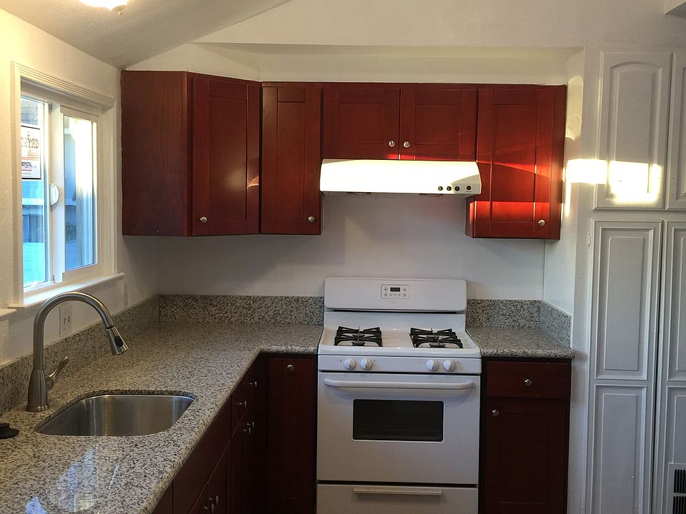 1st image of 643 N Hill Ave