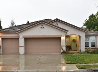 349 Hampton St, Tulare, CA 93274