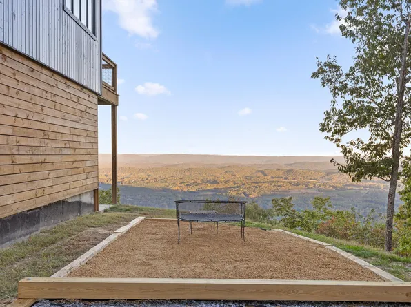 895 Hidden Brow Rd, Menlo, GA 30731