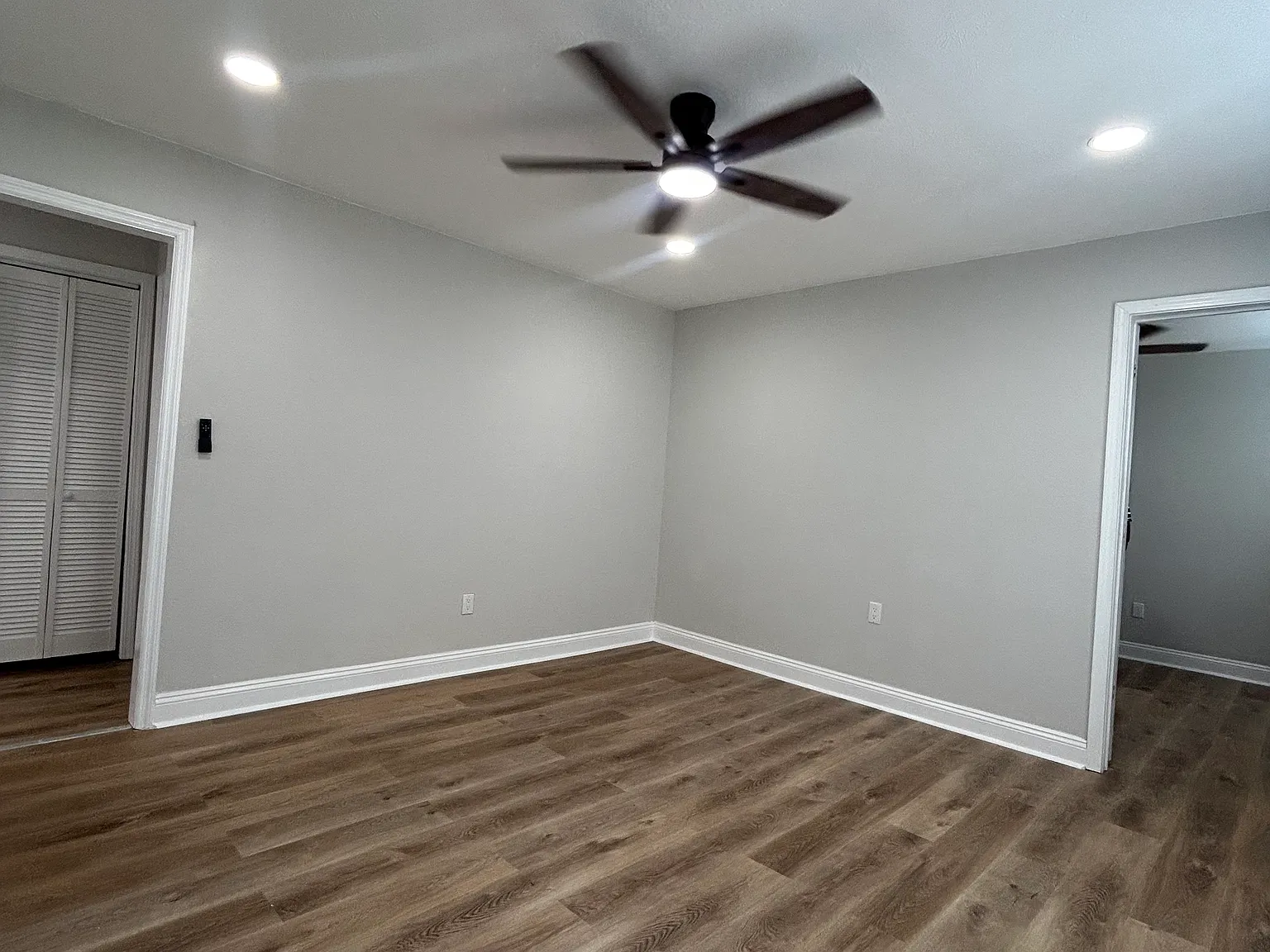4 bed, 1025 sqft, $1,300 — Photo 3