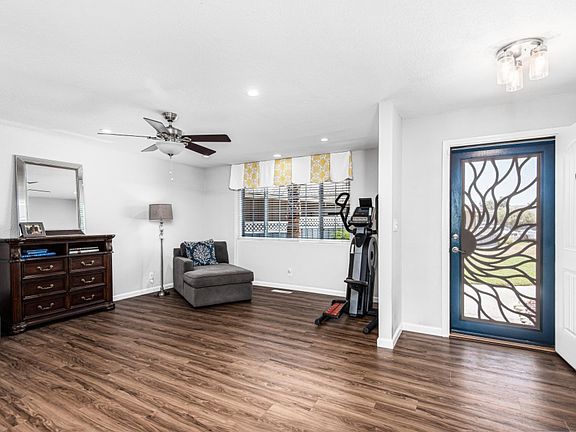 3rd image of 5423 Drakes Ct