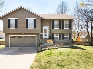 601 SW Bonanza Dr, Lees Summit, MO 64081
