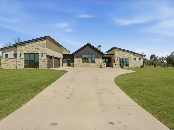 12 Crocket Valley Ct, Strawn, TX 76475