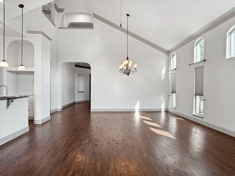 3016 Montebello Dr — Photo 3