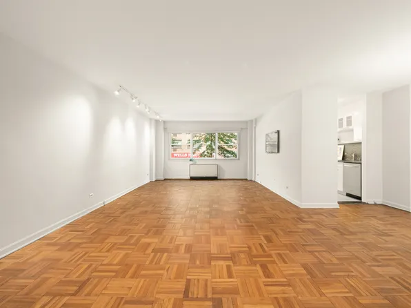 70 East 10th Street image 4 of 21