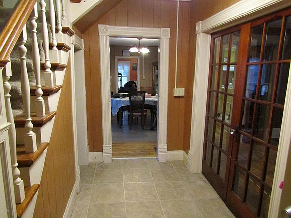 2nd image of 207 E Melendy St