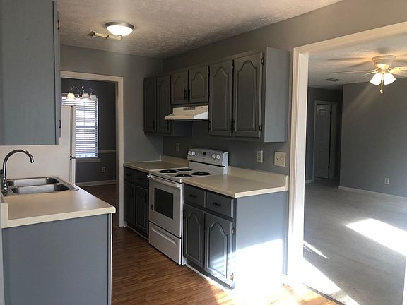 4th image of 364 W University Pkwy