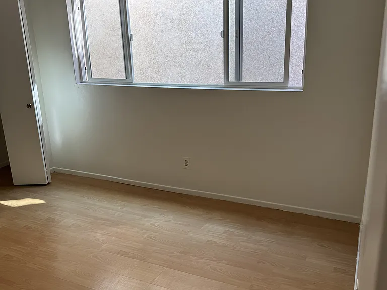 136 S Jackson St #8 — Photo 11