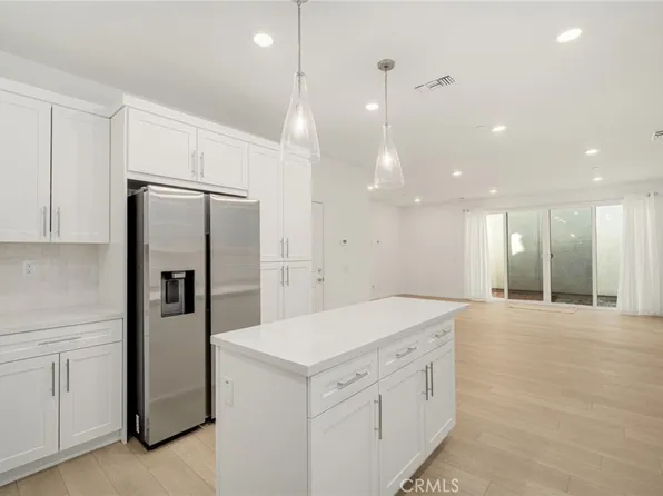 429 Willow Run Ln, Carson, CA 90745