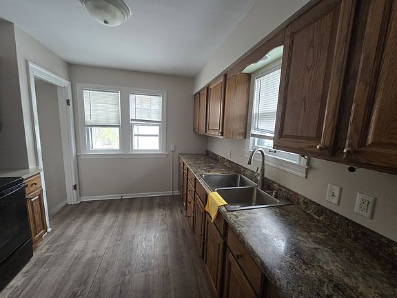 2nd image of 2016 Berkley Pl