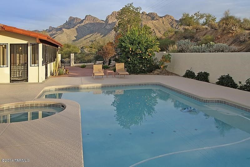 1st image of 9621 N Calle Loma Linda