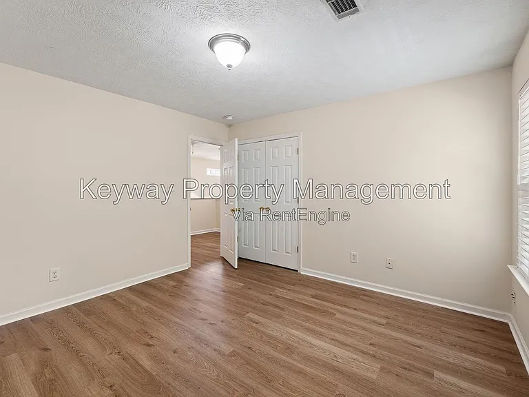615 Goodale Ln — Photo 16