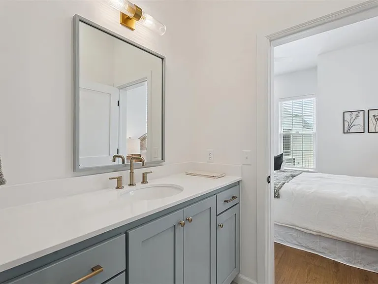 18817 Selah Way — Photo 38