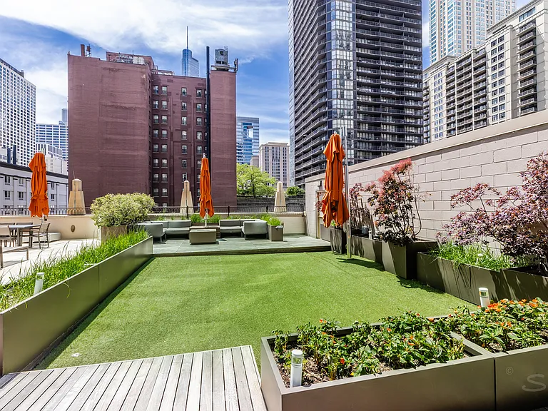 21 E Huron St #1207 — Photo 82