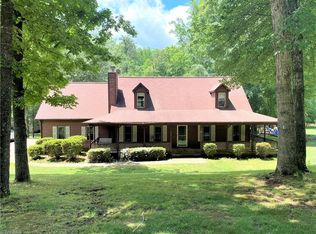 135 Whispering Creek Rd, King, NC 27021