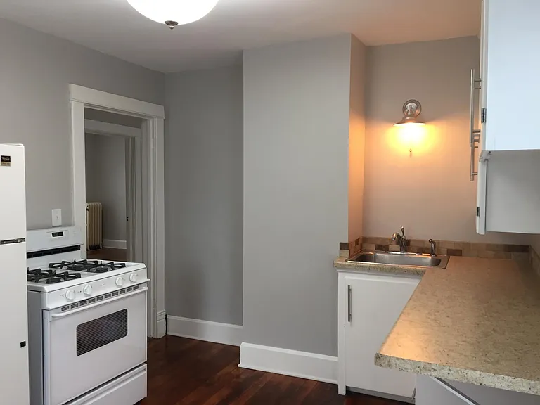 808 1st St SE #2 — Photo 3