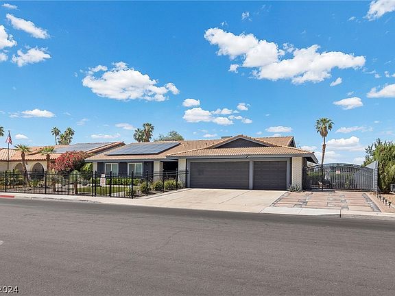 3rd image of 2704 La Solana Way