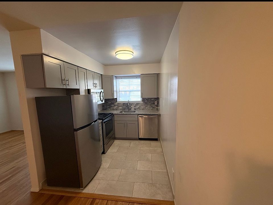 2nd image of 381 Garibaldi Ave