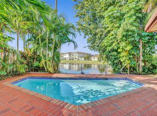 250 SW 113th Ter, Pembroke Pines, FL 33025