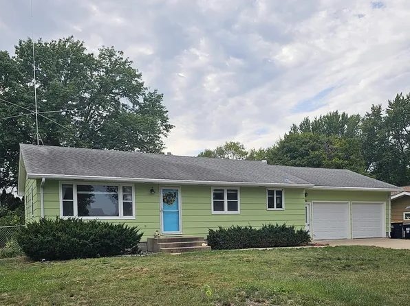 908 10th St, Farmington, MN 55024