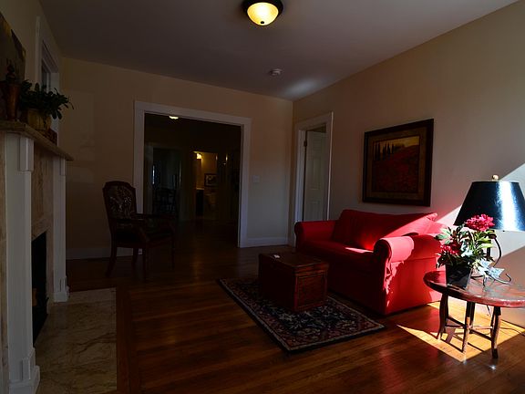 4th image of 525 41st Ave