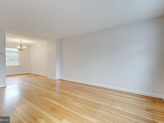 3rd image of 3439 S Wakefield St