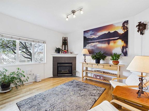 4th image of 144 E Simcoe Pl SW