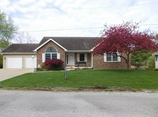 5321 & 5301 N Honeysuckle Rd, Olney, IL 62450