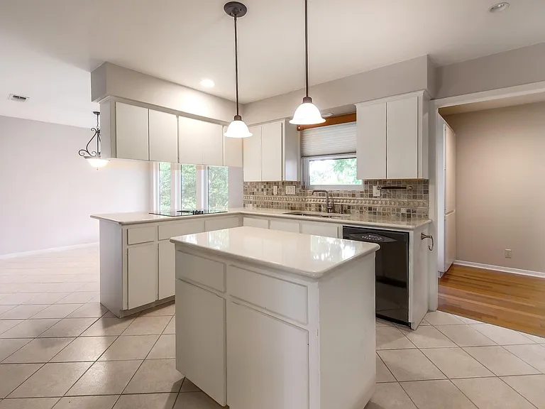 6200 Rain Creek Pkwy — Photo 12
