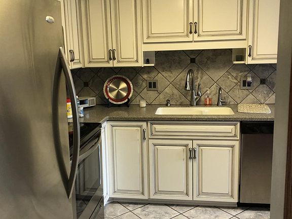 $10.000 Kitchen Cabinets